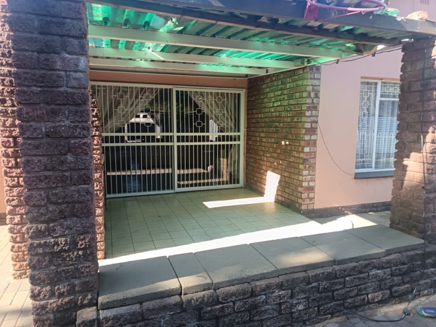 3 Bedroom Property for Sale in Riviera Northern Cape